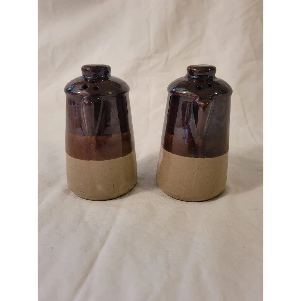 Vintage Stoneware Salt & Pepper Shakers Set Coffee Carafe Kettle Shape‎